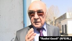 Шоҳқосим Шоҳисломов аз соли 2005 сафири Узбекистон дар Тоҷикистон буд. Бисёриҳо нақши ӯро дар рушди муносибатҳои ду кишвар хеле камранг медонанд