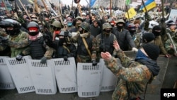Pamje nga protestat në Kiev 