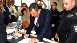 Николай Димитров подписва клетвения си лист