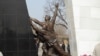 Монумент, посвященный событиям 7 апреля в Бишкеке. 