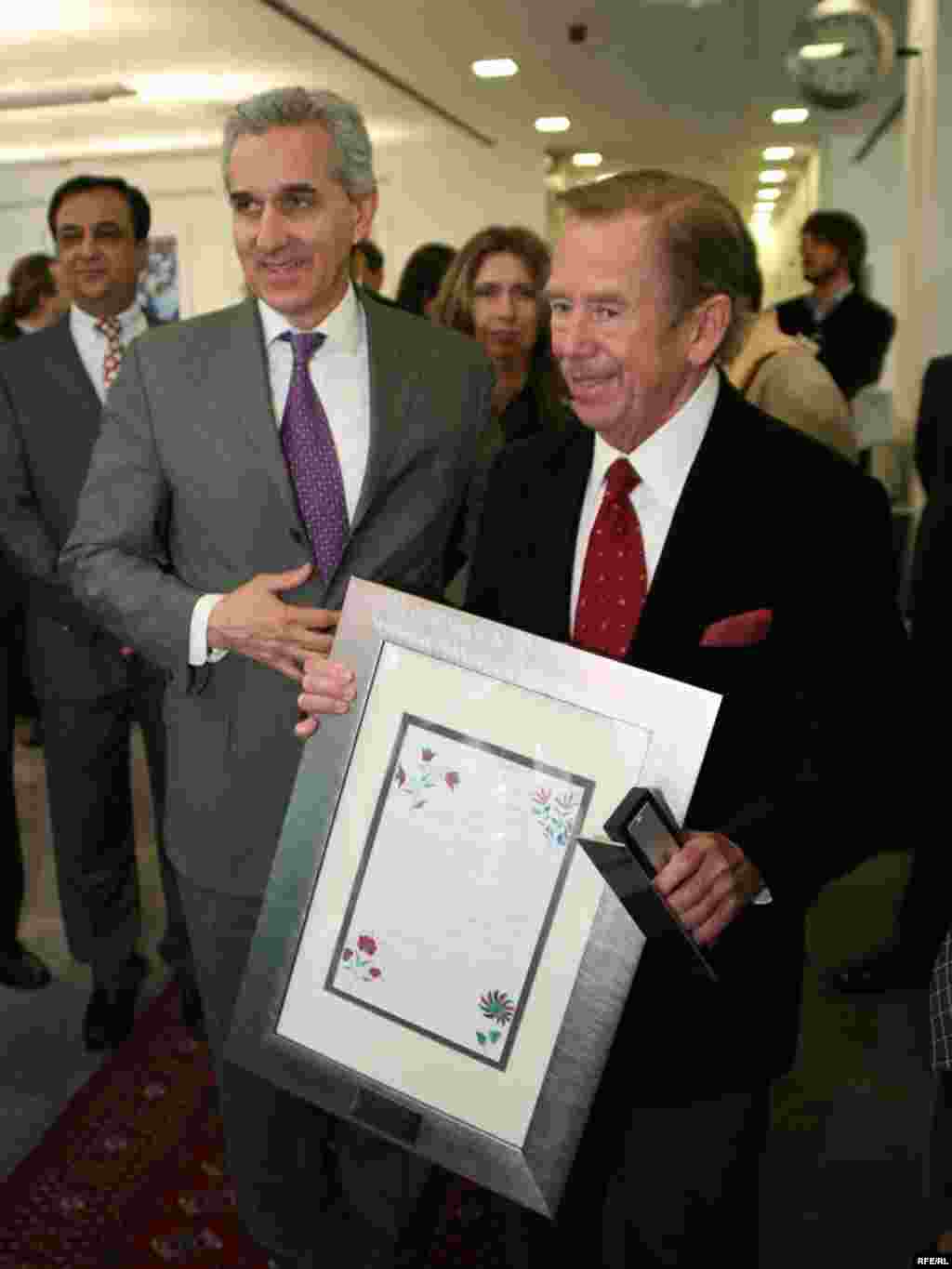 President Havel was presented with a letter from a listener in Afghanistan, one of hundreds received on a regular basis.