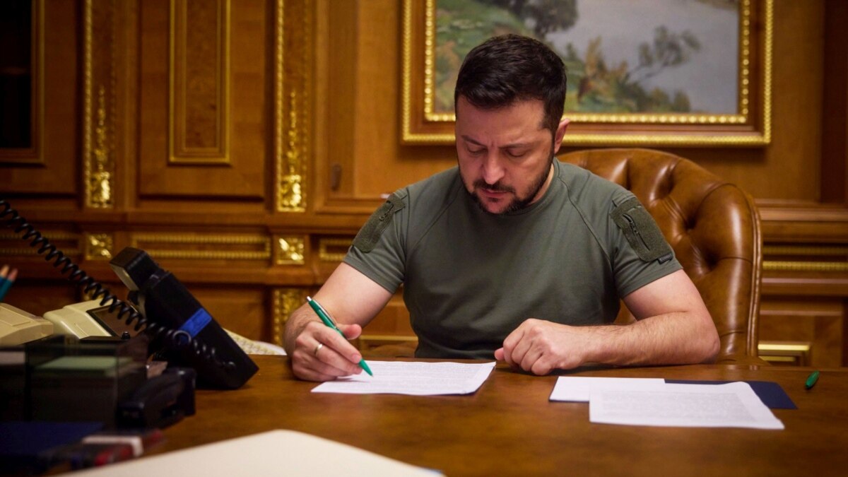 Зеленський підписав указ про нікчемність рішень Путіна, які порушують суверенітет України