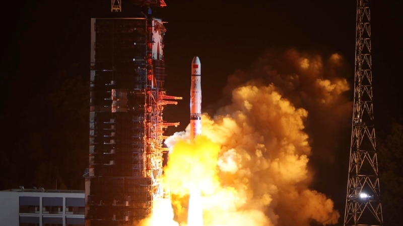 چین یک سفینۀ فضایی را به فضا پرتاب کرد