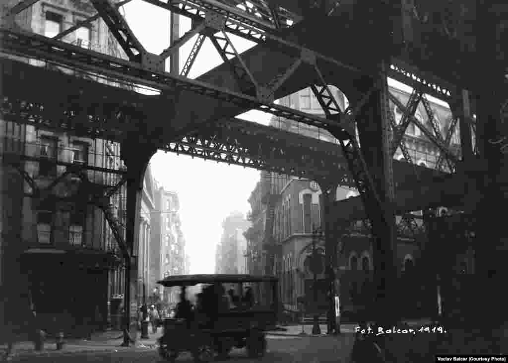 One of New York City's elevated subway lines