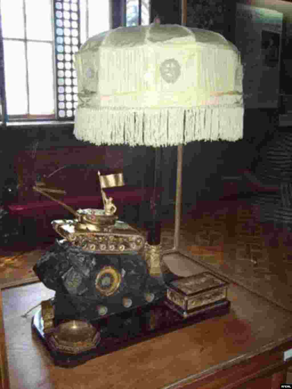 Stalin's Birthplace - This lamp was given to Stalin by Soviet tankists.