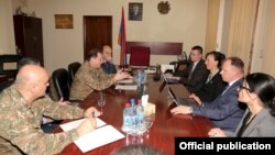 Դավիթ Տոնոյանն ընդունել է «Մայքրոսոֆթ»-ի ներկայացուցիչներին, 5-ը մայիսի, 2016թ․