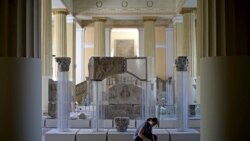 Zemaljski muzej BiH, jedna je od sedam institucija kulture od državnog značaja (na fotografiji). Zbog ustavnog uređenja, ni država, ni entiteti, ni kantoni nikada nisu u potpunosti preuzeli brigu o ovim institucijama.