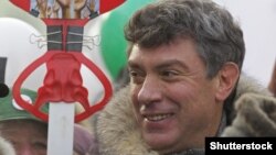 Оппозициялық саясаткер Борис Немцов наразылық акциясында. Мәскеу, 4 ақпан 2012 жыл.