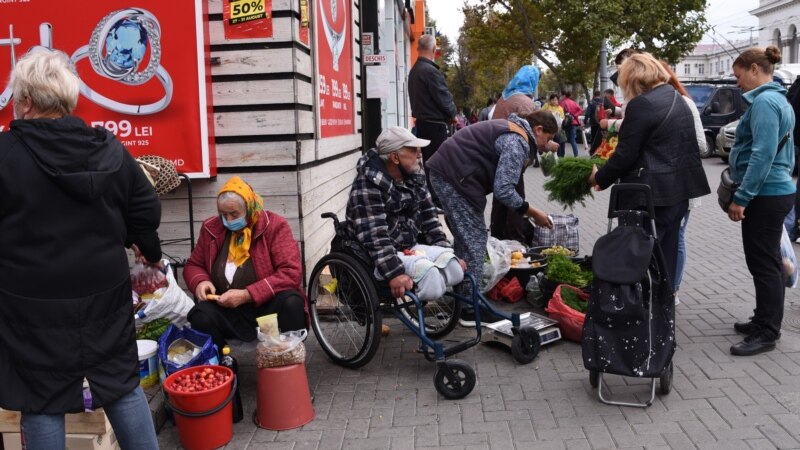 De Paște, mii de persoane defavorizate din Chișinău primesc ajutoare de la autoritățile locale