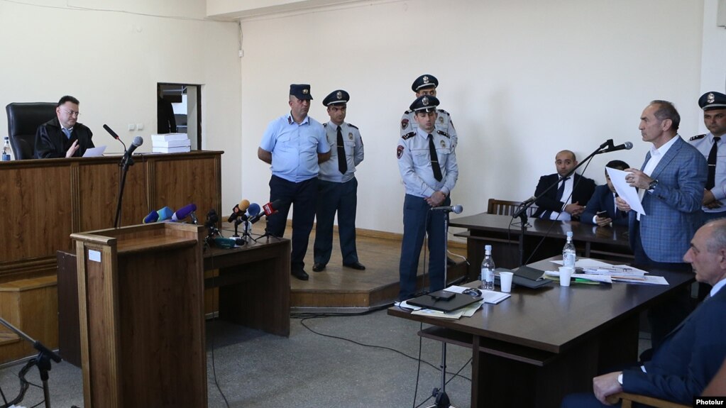 Роберт Кочарян выступает в суде, Ереван, 16 мая 2019 г.