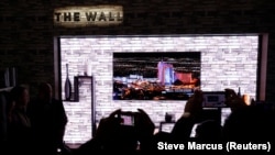 ماژولار بودن تلویزیون The Wall ارائه شده توسط سامسونگ، به کاربر اجازه می‌دهد که اندازه تلویزیون را تا حد ممکن شخصی‌سازی کند.