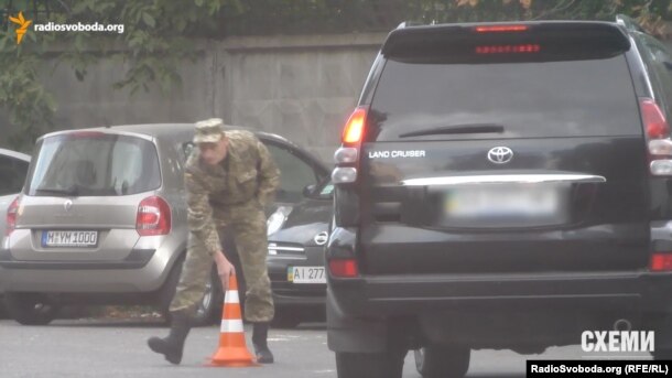 Працівник СБУ Кириленко пересувається на автівці, зареєстрованій на дружину