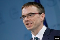 Estonian Foreign Minister Sven Mikser (file photo)