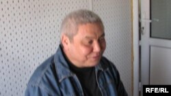 Журналисттер союзунун кайра шайланган төрагасы Абдыкадыр Султанбаев.
