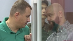 Один из подозреваемых в убийстве Александр Лось во время заседания суда в Киеве. 10 августа 2018 года