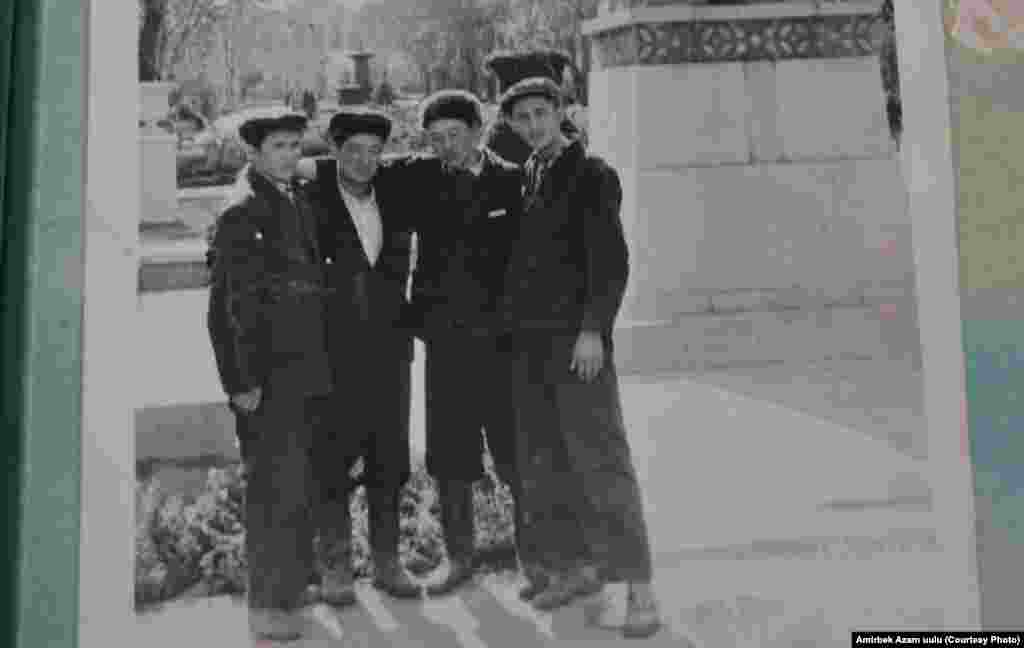 Жыламыштык бозойлор Фрунзеде, 1956