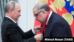 Vladimir Putin və Alisher Usmanov