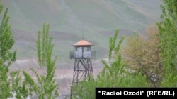 Пограничная вышка на таджикско-афганской границе