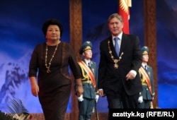 Роза Отунбаева жана Алмазбек Атамбаев, 1-декабрь, 2011-жыл