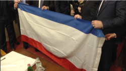 Zastava Krima u Skupštini Srbije