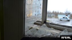 Зруйнований будинок на Донбасі, архівне фото 