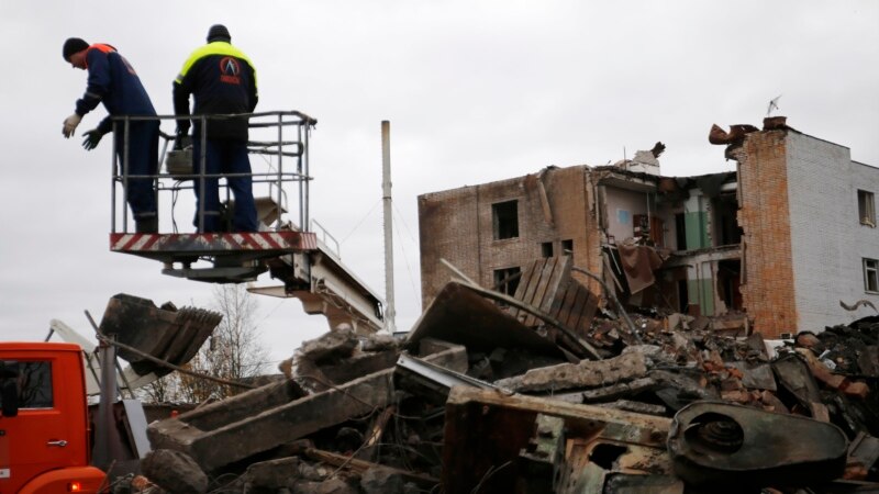Взрыв в Ленинградской области: под завалами еще могут находиться люди 