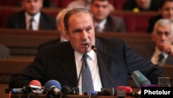 Former Armenian President Levon Ter-Petrosian (file photo)