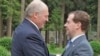 Медведеву не понравилось, что Лукашенко в первую же встречу пожаловался ему на Путина