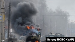 Горящая российская военная техника в Украине (иллюстрационное фото)