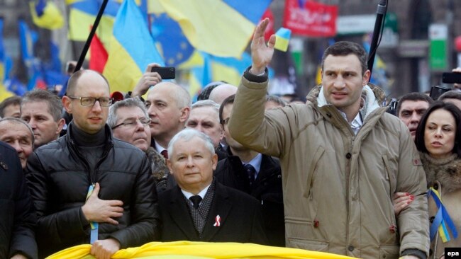 Jaroslaw Kaczynski Ukrayna siyasətçiləri arasında, Kiyev, 1 dekabr 2013