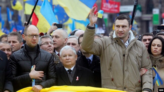 Jaroslaw Kaczynski Ukrayna siyasətçiləri arasında, Kiyev, 1 dekabr 2013