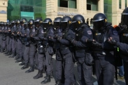 Отряд полиции особого назначения собрался накануне протестов.