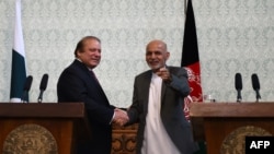 Kryeministri pakistanez, Nawaz Sharif së bashku me presidentin afgan, Ashraf Ghani 