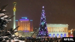 Ялинка на Майдані Незалежності, Київ, 19 грудня 2009 року. 