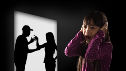 Ол эротикалық чатта жыныс мүшесінің суретін жариялады. Демалыс күндеріне арналған жезөкшелер