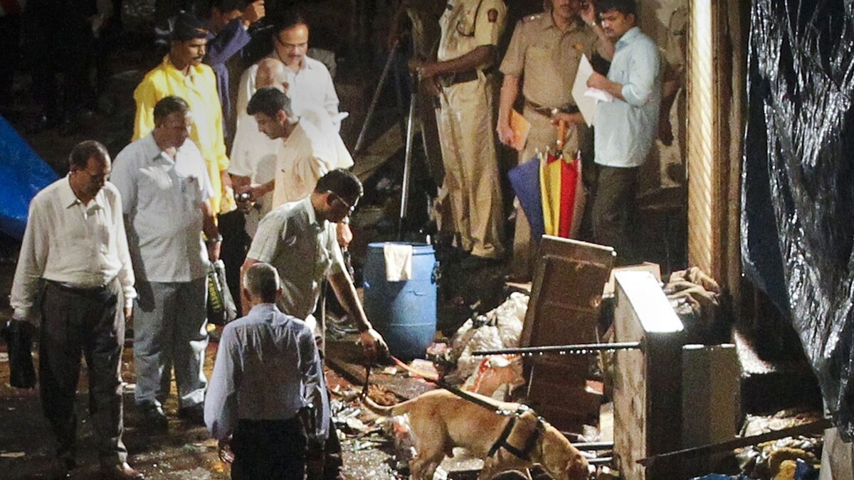 В 2008 году 1 случай. Теракт в индии 2008 отель тадж. Индия 2008 теракт отель мумбаи. Мемориал теракт в мумбаи 2008. Индия 2008 теракт отель мумбаи.