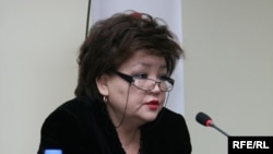 Саяси шешімдер институтының директоры Бақытжамал Бектұрғанова. Алматы, 15 желтоқсан 2009 жыл.