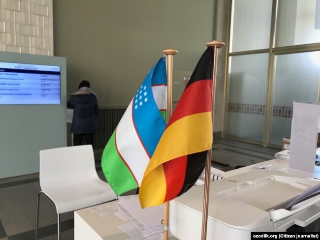 Ташриф олдидан ўтказилган немис-ўзбек форумидан расм