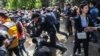 Полиция разогнала сторонников, родных и близких активистов гражданского движения NIDA перед зданием Бакинского суда по тяжким преступлениям. Есть задержанные