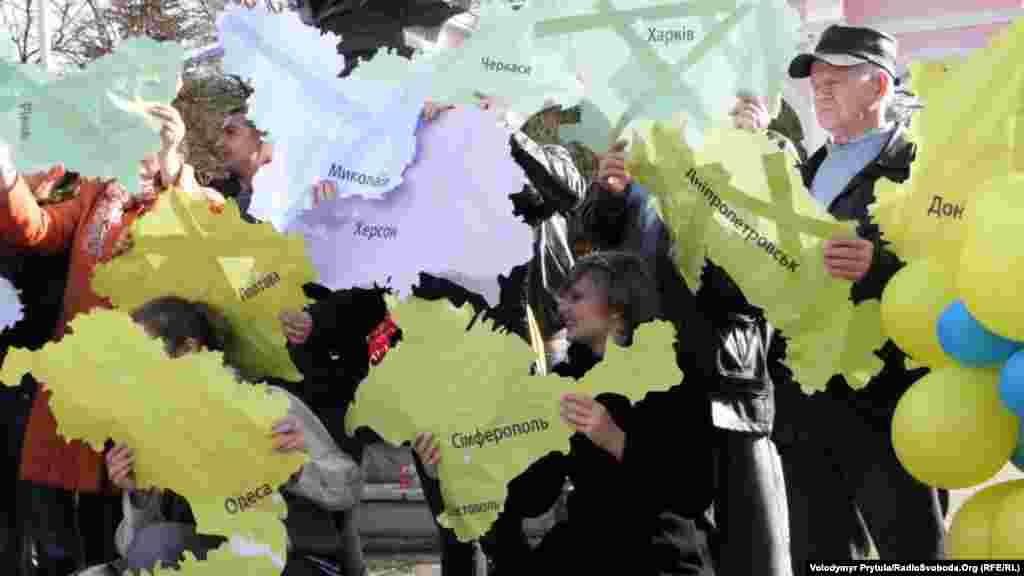 22 января 2013 года.&nbsp;К традиционному праздничному митингу, организованному &laquo;Украинской общиной Крыма&raquo;, в котором приняли участие и ветераны крымскотатарского национального движения, присоединилась симферопольская молодежь