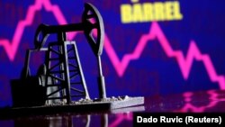 قیمت نفت برنت روز پنج‌شنبه ۳۰ مرداد با افتی بیش از یک دلاری نسبت به روز چهارشنبه به زیر ۴۵ دلار سقوط کرد.