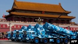 Китайские ракеты "Дунфэн-21" на параде в Пекине