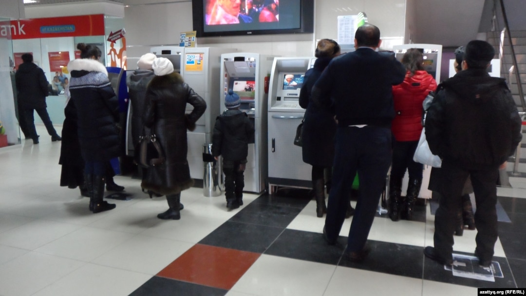 Порно әлемдері және Бакугандағы Дена