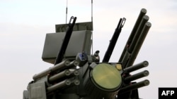 Sistemi anti-raketor rus "Pancir".