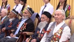 Ветераны Второй мировой войны на мероприятии, посвященном Дню Победы. Душанбе, 9 мая 2017 года.
