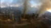 Дым пасьля выбухаў у Марыюпалі, красавік 2022 г.