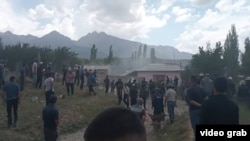 Ситуация на границе кыргызстанского села Чечме и узбекского села Чашма анклава Сох. 31 мая 2020 года.