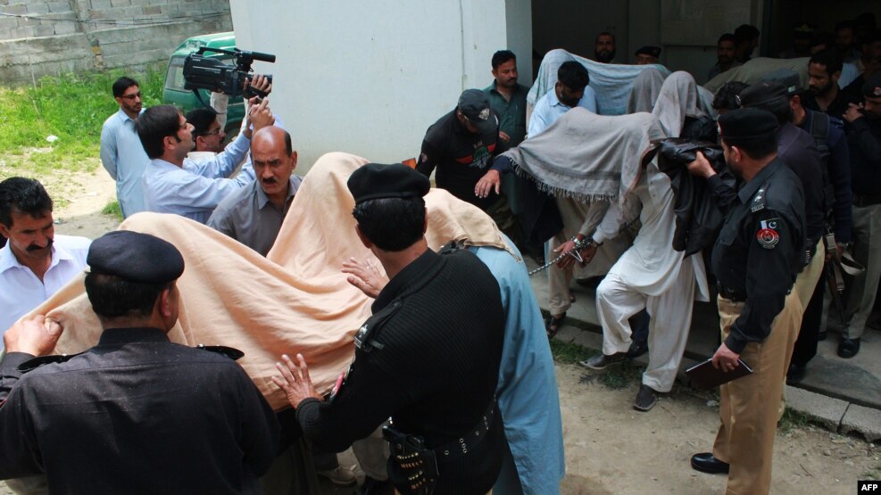Arrestimi i disa personave pas vrasjes së vajzës adoleshnte në Paksitan, 5 maj 2016