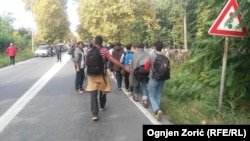 Migranti iz Beograda krenuli ka granici sa Mađarskom