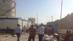 Iran - Mahshahr: contract workers on strike in a petrochemical project in Mahshahr.